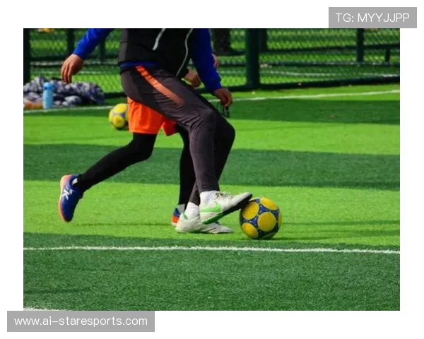 远古大神级足球球星再现绿茵传说引燃永恒激情与荣耀记忆